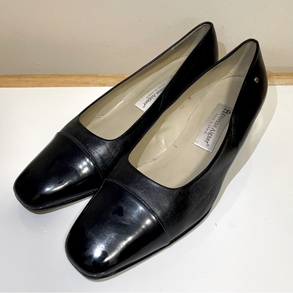 Etienne Aigner leather cap toe block heel pumps dark navy blue Size 9/9.5 - Picture 2 of 7